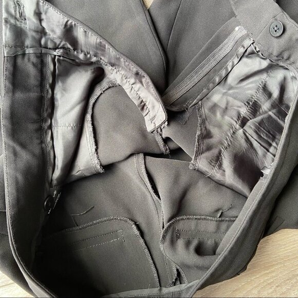 Aritzia Babaton Madiha  Short in Black - Picture 15 of 15